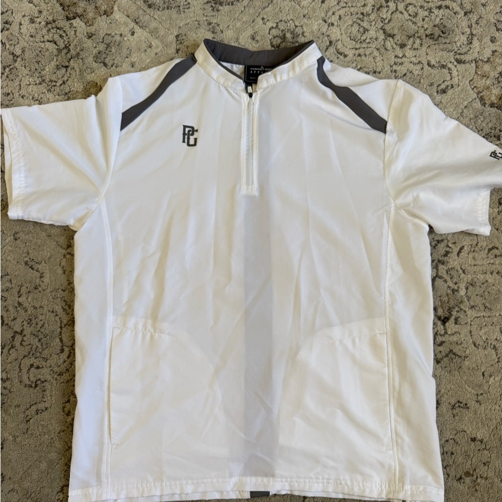 White and Gray Short Sleeve Pullover